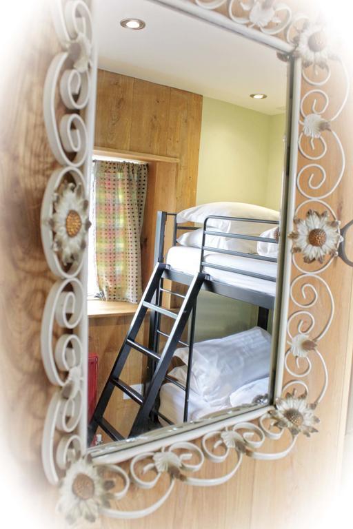Lumely Fee Bunkhouse Aparthotel Kendal Exterior photo